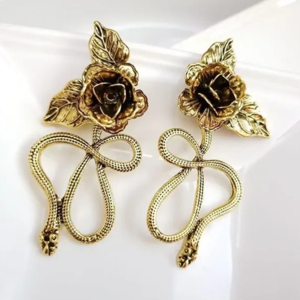 New! Trickling Eve Earrings